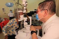 Tzu Chi eye docs perform 71 surgeries in Cambodia mission