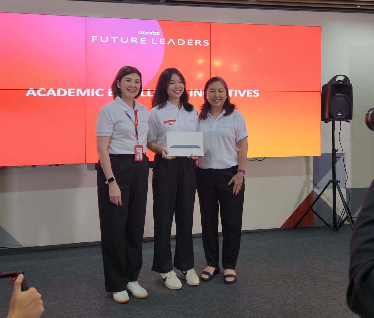 JULIA Mendiola (center) with Aboitiz Foundation president Ginggay Hontiveros-Malvar (left) and COO Mardi Mapa-Suplido.