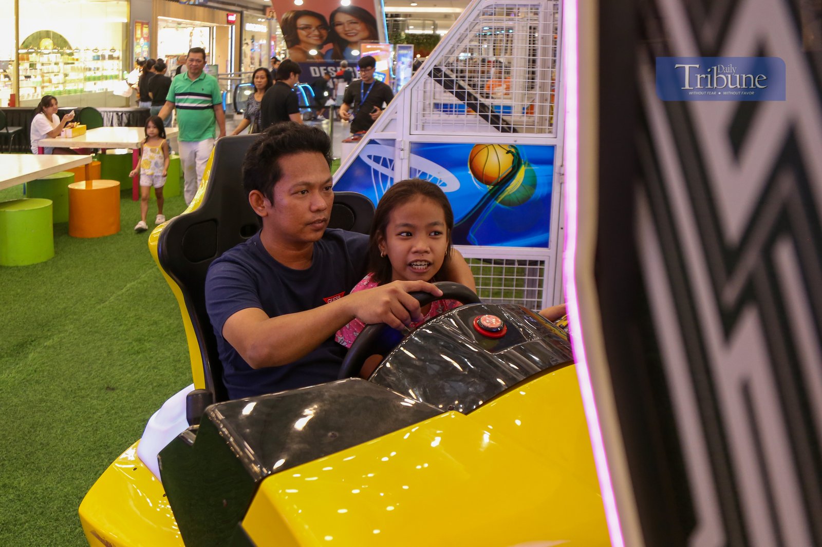 Fathers received special treatment with free massages and arcade games at a Manila mall as shoppers celebrated Father’s Day on 15 June 2025.