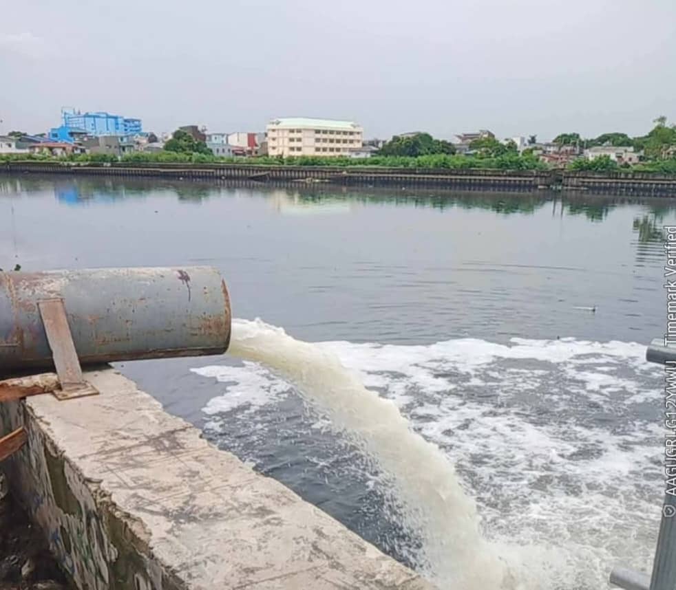 Personnel from the City Engineering Office of Malabon City check on the city’s pumping stations as they gear up for the looming rainy season.