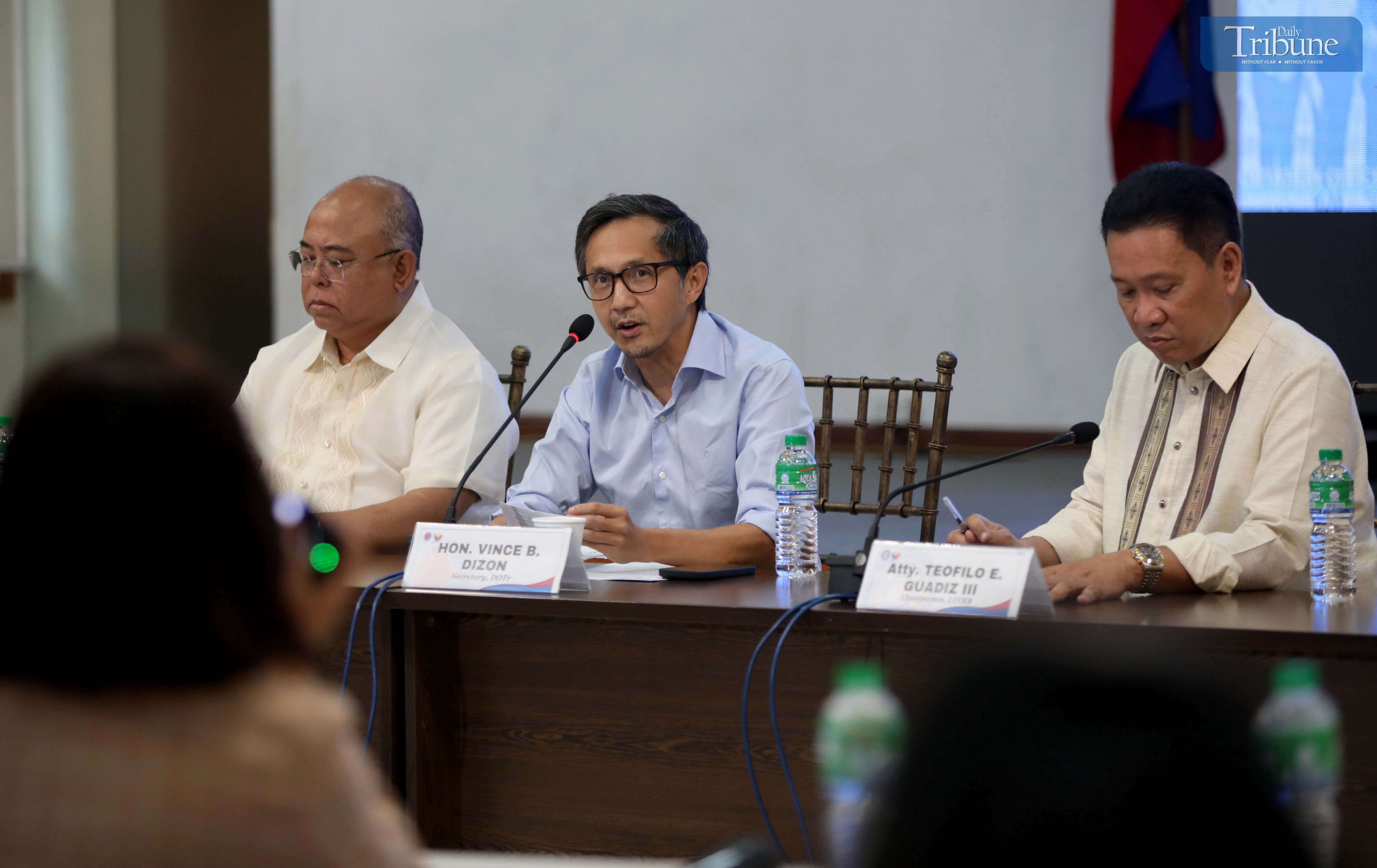 DOTr revokes taxi driver’s license; 2 LTO officials dismissed