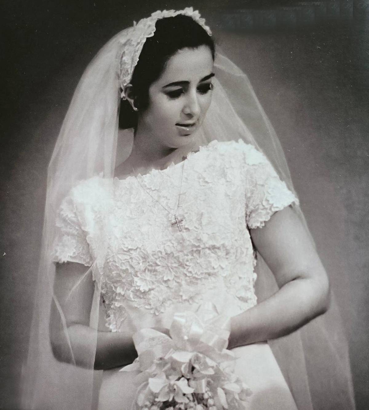 Maria Teresa Moraza Rotaeche. Gown by Annie Aboitiz (1970).