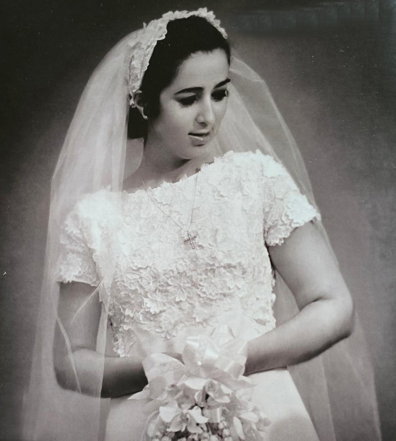 Maria Teresa Moraza Rotaeche. Gown by Annie Aboitiz (1970).