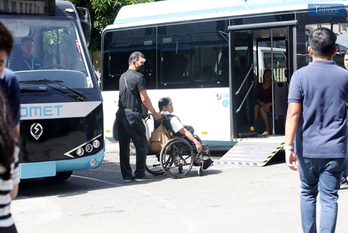 DSWD Secretary Rex Gatchalian inspects three newly acquired electric buses for PWD members of Sustainable Livelihood Program Associations (SLPA) at the DSWD Central Office on 17 June 2025. The eco-friendly vehicles are part of the agency’s PWD–Electric Transportation Service (PWD-ETS) Project under the Sustainable Livelihood Program.