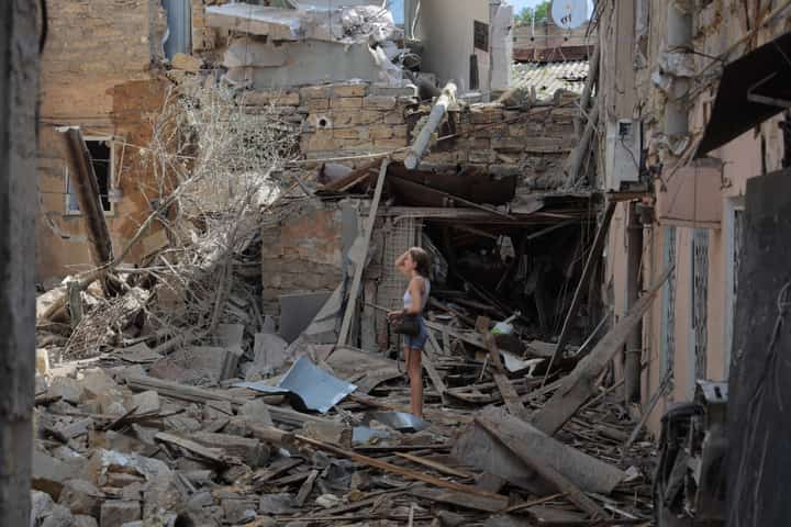 Kyiv attack kills 14 as Ukraine urges stronger global action