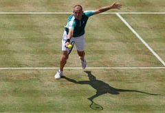 Evans flaunts vintage form