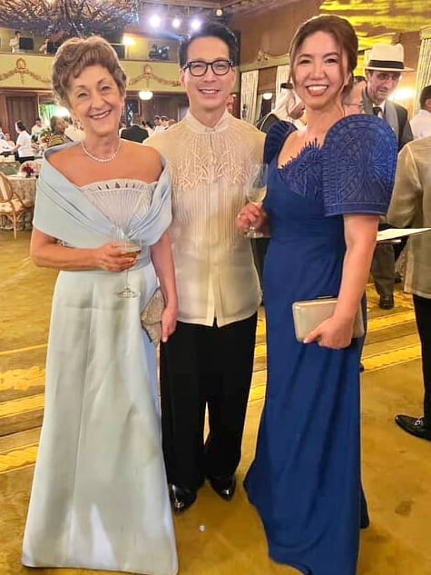 Romanian Ambassador H.E. Raduta Dana Matache, fashion designer Francis Libiran and Australian Ambassador H.E. Hae Kyong Yu.