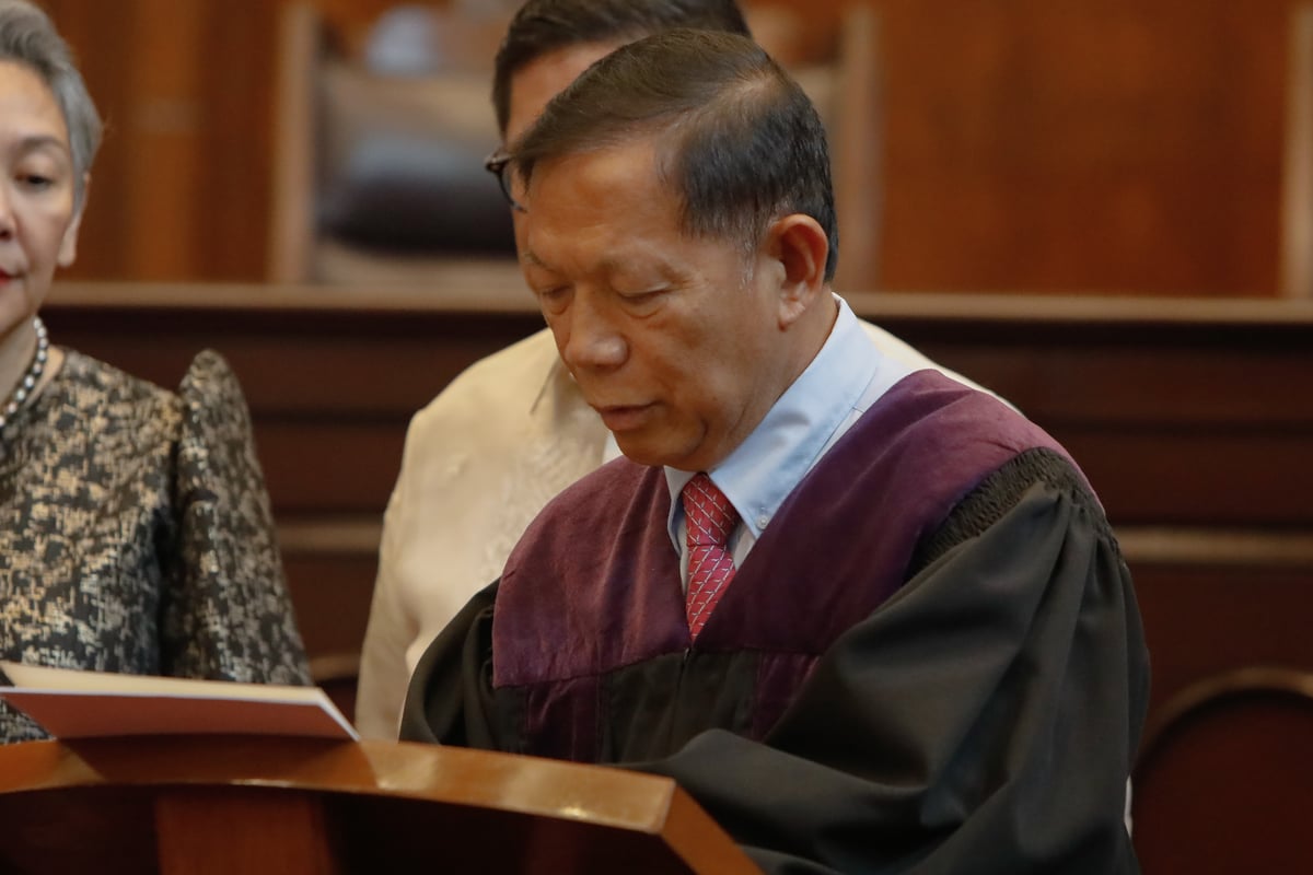 Newly elected Parañaque 2nd District Representative Brian Yamsuan, along with fellow city officials, takes oath of office at the Supreme Court’s En Banc Session Hall in Manila on Wednesday, 18 June 2025.