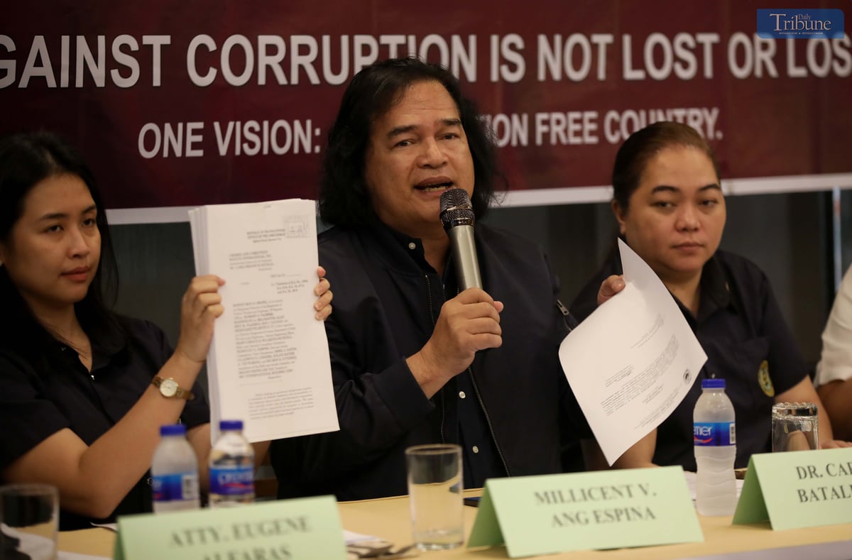 Crimes and Corruption Watch International (CCWI), led by Chairman Dr. Carlo Batalla, presents a copy of its complaint filed before the Office of the Ombudsman, charging DPWH Region 6 Director Sanny Boy Oropel with 16 counts of violating the New Government Procurement Act (RA 12009). Filed during a press conference in Quezon City on Wednesday, 18 June 2025, the complaint stems from alleged project slippage in 2024 infrastructure contracts awarded to International Builders Corp. (IBC) under Oropel’s supervision. CCWI also urged the Ombudsman to blacklist IBC, citing alleged substandard work and delays in several multi-million-peso public infrastructure projects.
