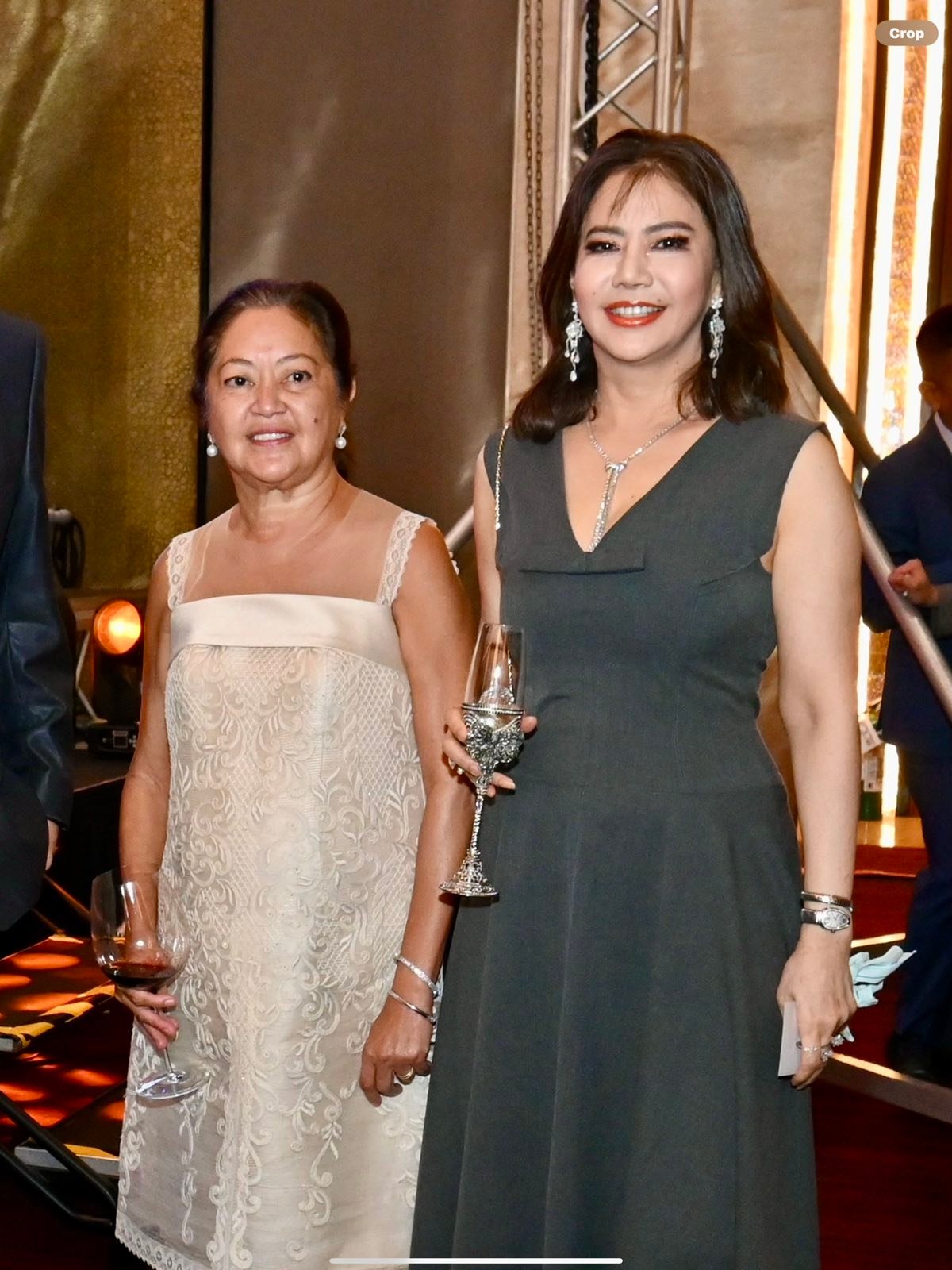 FIRST Lady Liza Marcos and your columnist.