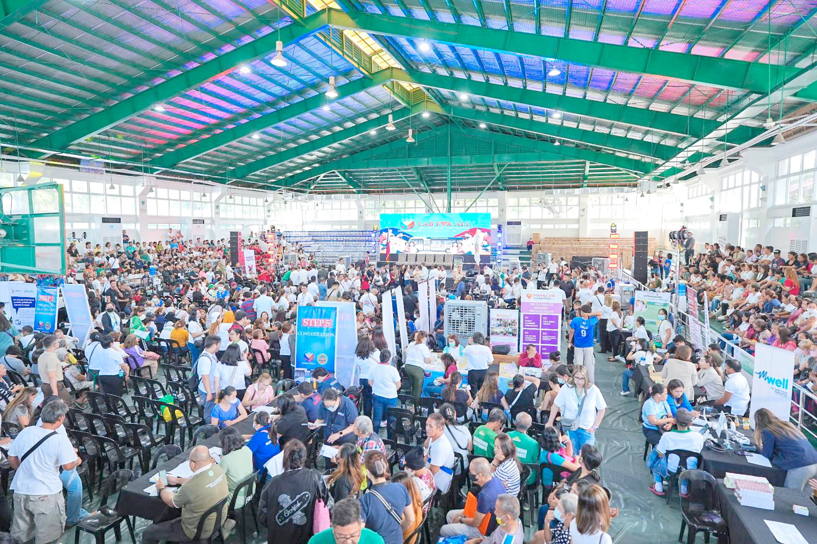 Las Piñas residents get a taste of ‘Lab’
