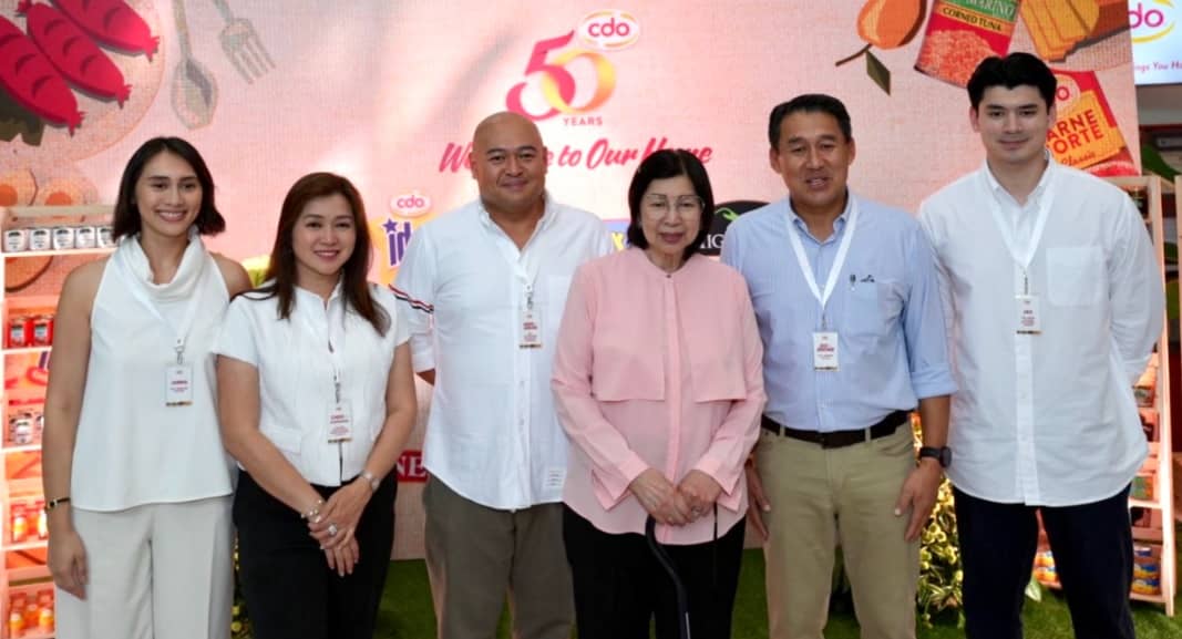 THE Ong family. (L-R) Janna Marie Ong, Marketing Manager; Dr. Charmaine Ong-Castro, SVP
for Corporate Purchasing, Treasury, and Corporate Governance; Jason Ong, VP for Emerging Businesses and President Odyssey Foundation; Corazon Dayro Ong, Founder; Jerome Ong,
President and CEO; and Jao Ong, Senior Customer Development Manager.