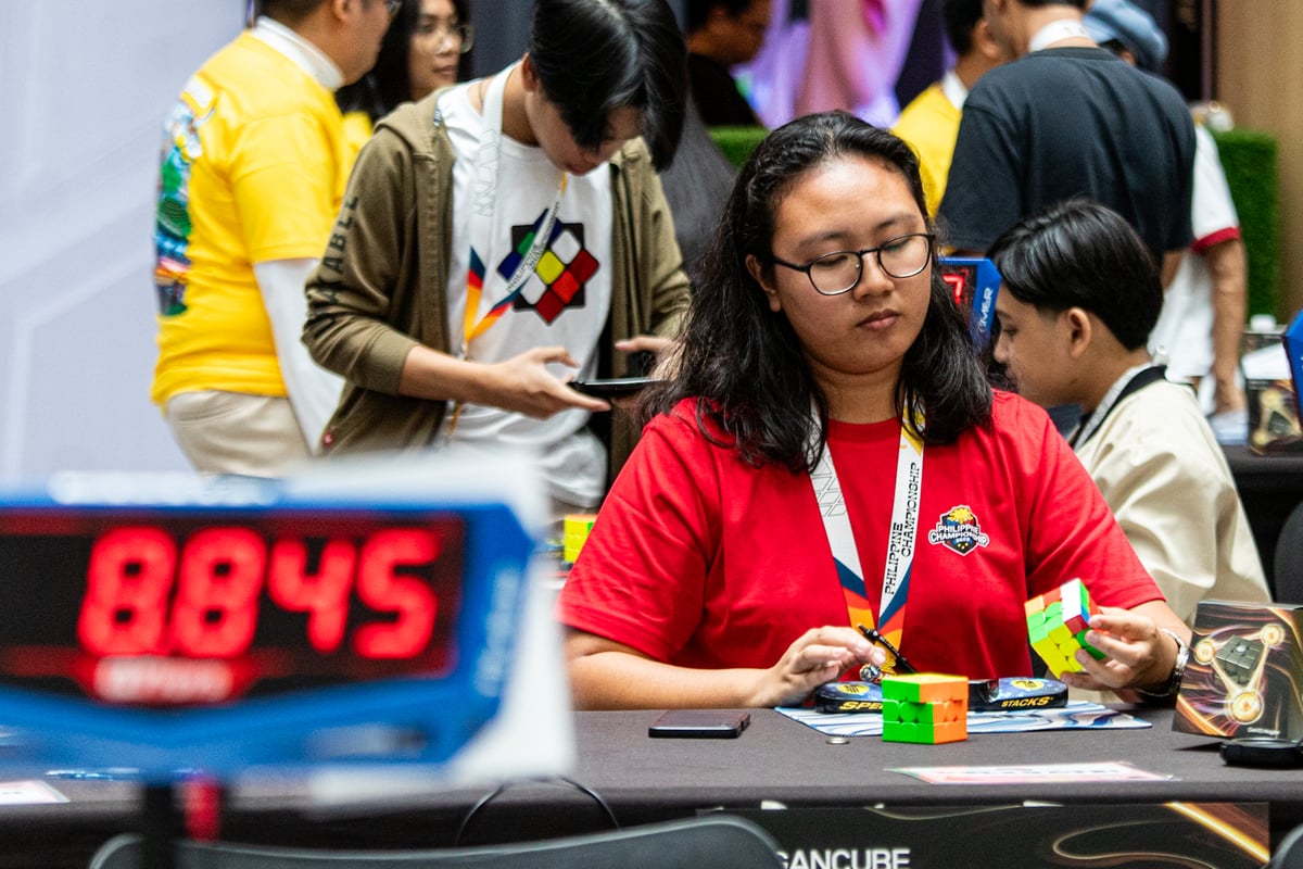 Fast hands: Speedcubers clash in Makati
