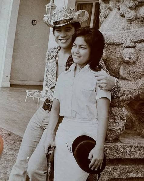 Laurel and Nora Aunor in Lollipops and Roses.
