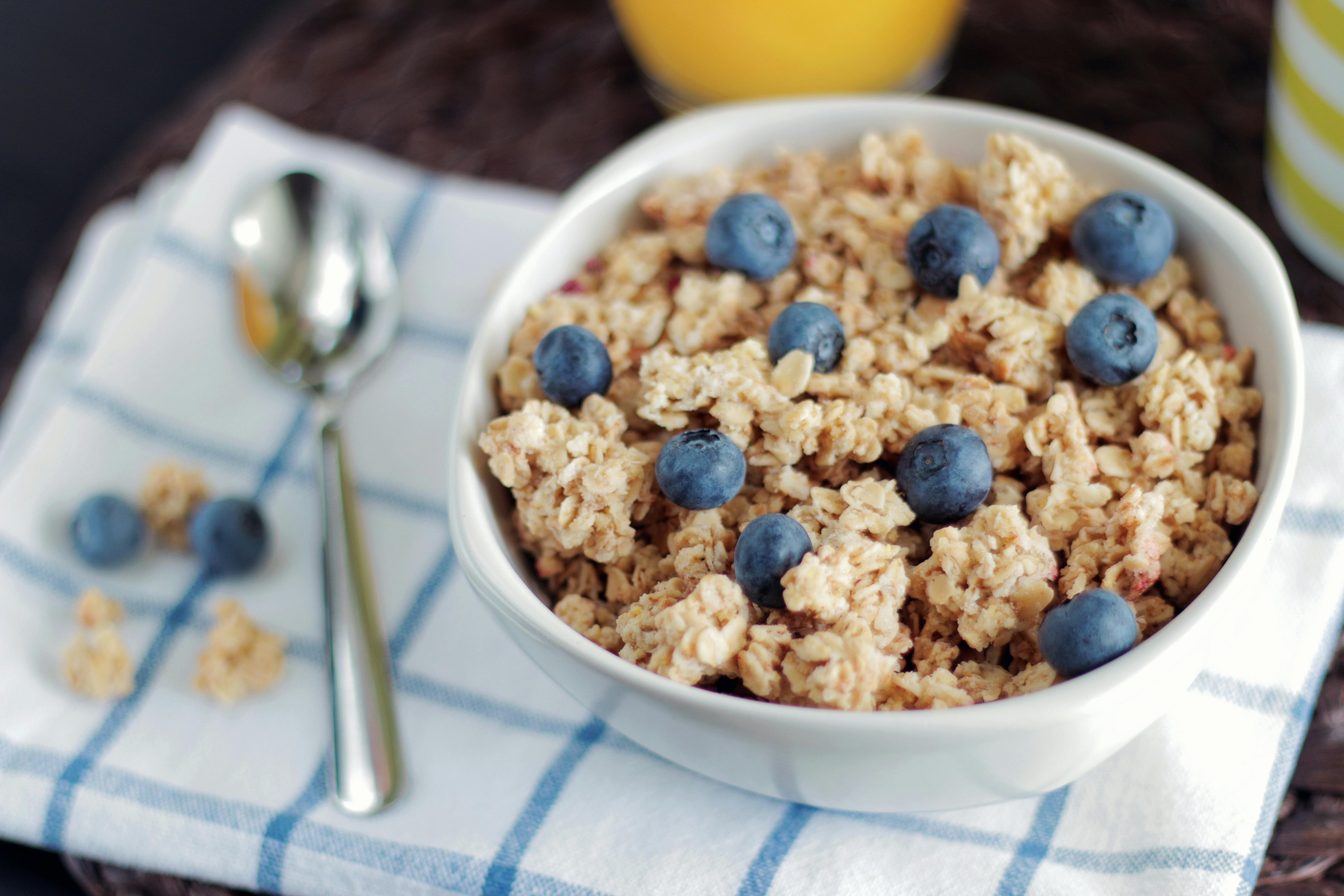 Photo by JÉSHOOTS: https://www.pexels.com/photo/blueberry-bowl-breakfast-cereal-216951/