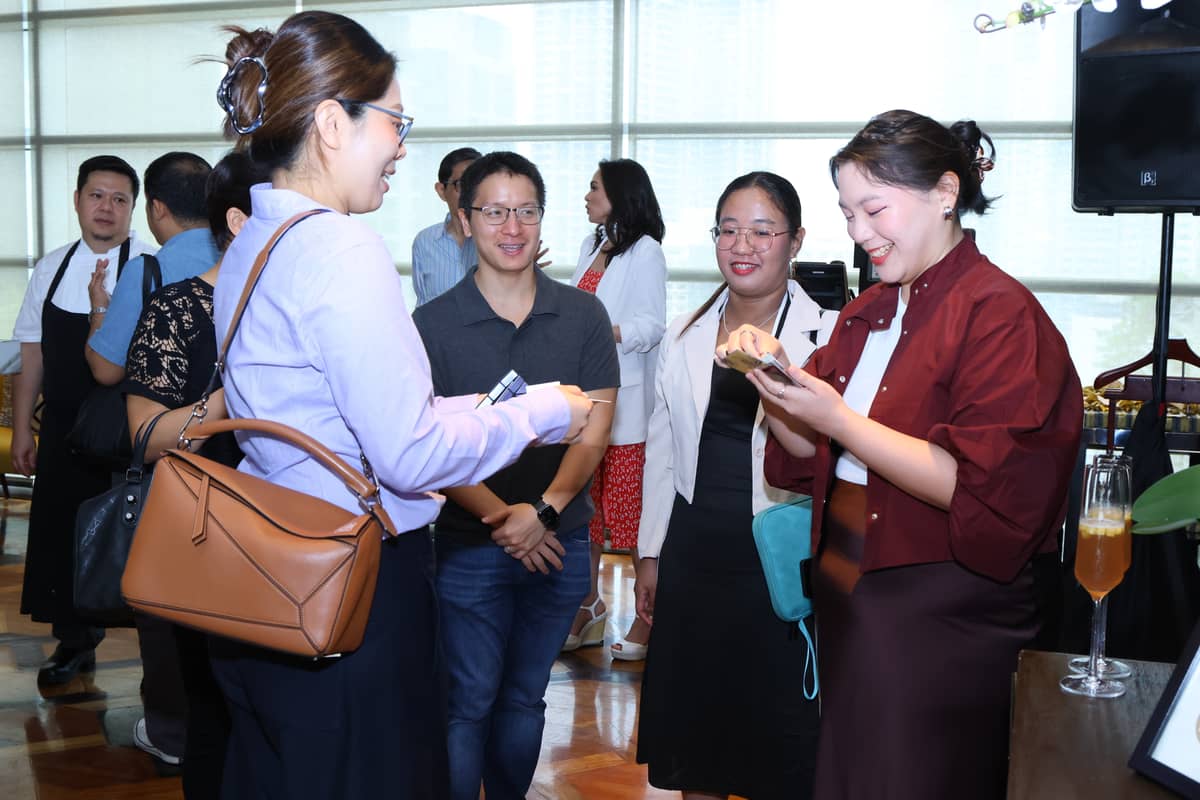 Deana Kao with Hershey Ang, Abegail Montibon and Mikee Manahan from Consistent.