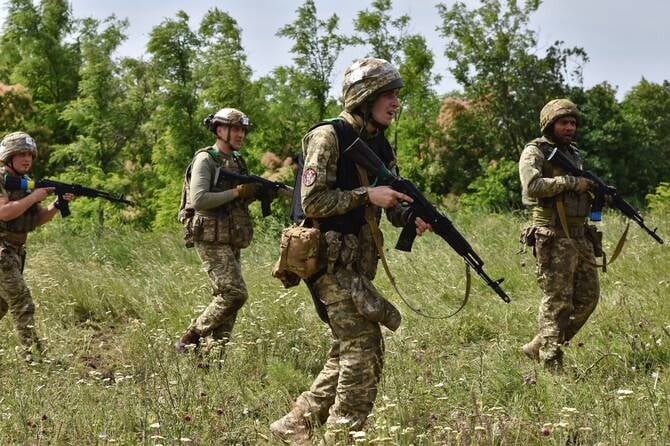 Ukraine army chief vows to expand strikes on Russia