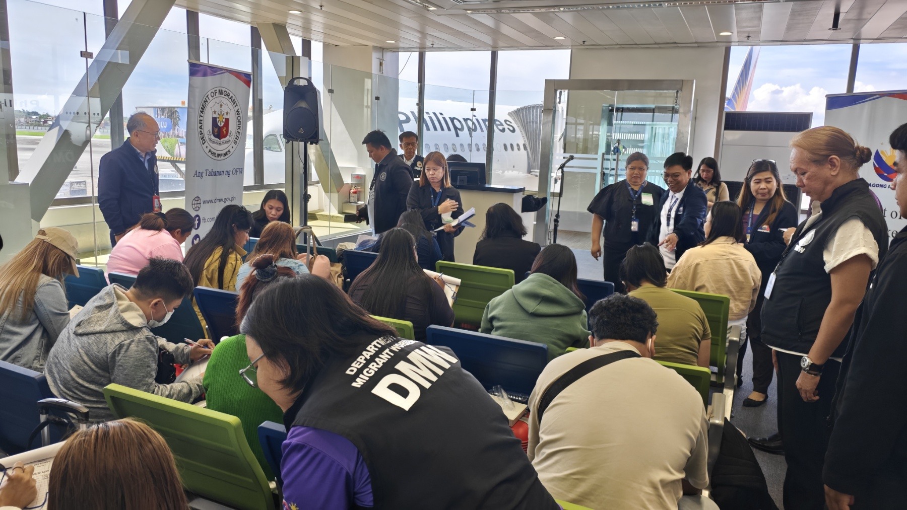 Three bedridden OFWs receive cash aid