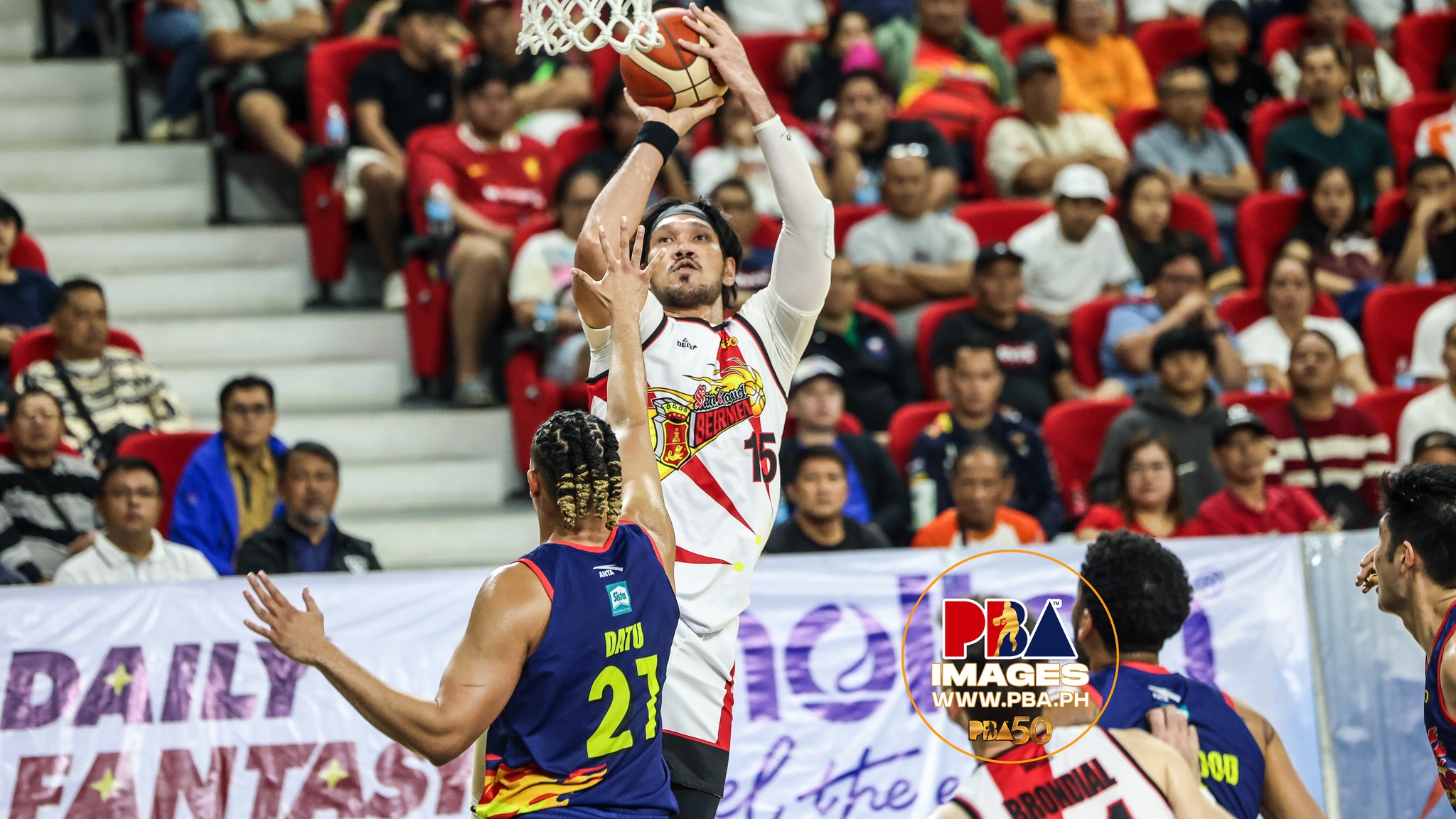 San Miguel parading 
Fajardo-Tautuaa duo?
