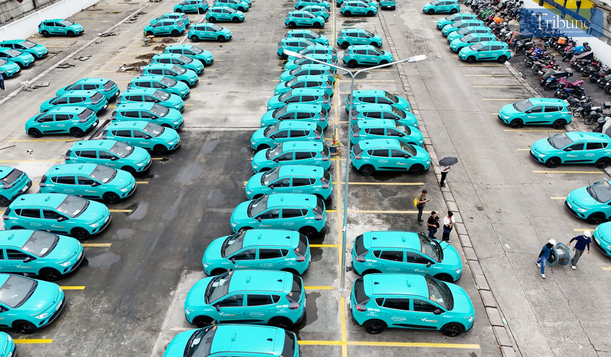 Electric vehicle (EV) taxi units are seen charging at a garage in Caloocan City on Monday, 23 June 2025. Unlike traditional gasoline-powered taxis, these eco-friendly units run on electric motors and can travel up to 290 kilometers on a full charge—which takes about an hour and 30 minutes.