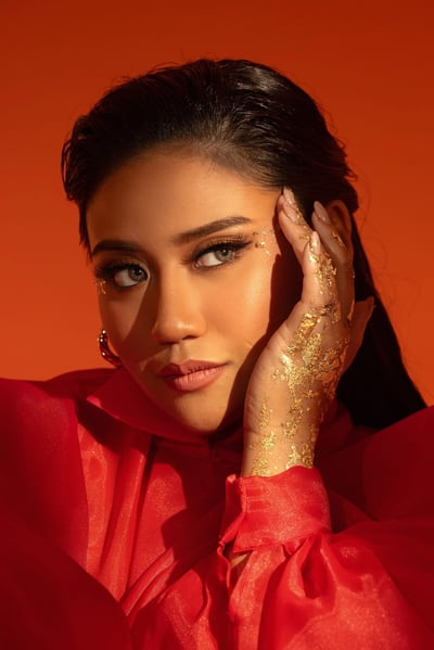 Morissette shines in ‘Song of the Fireflies’