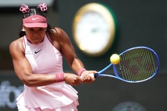 Osaka sinks Kasatkina to reach U.S. Open last 16
