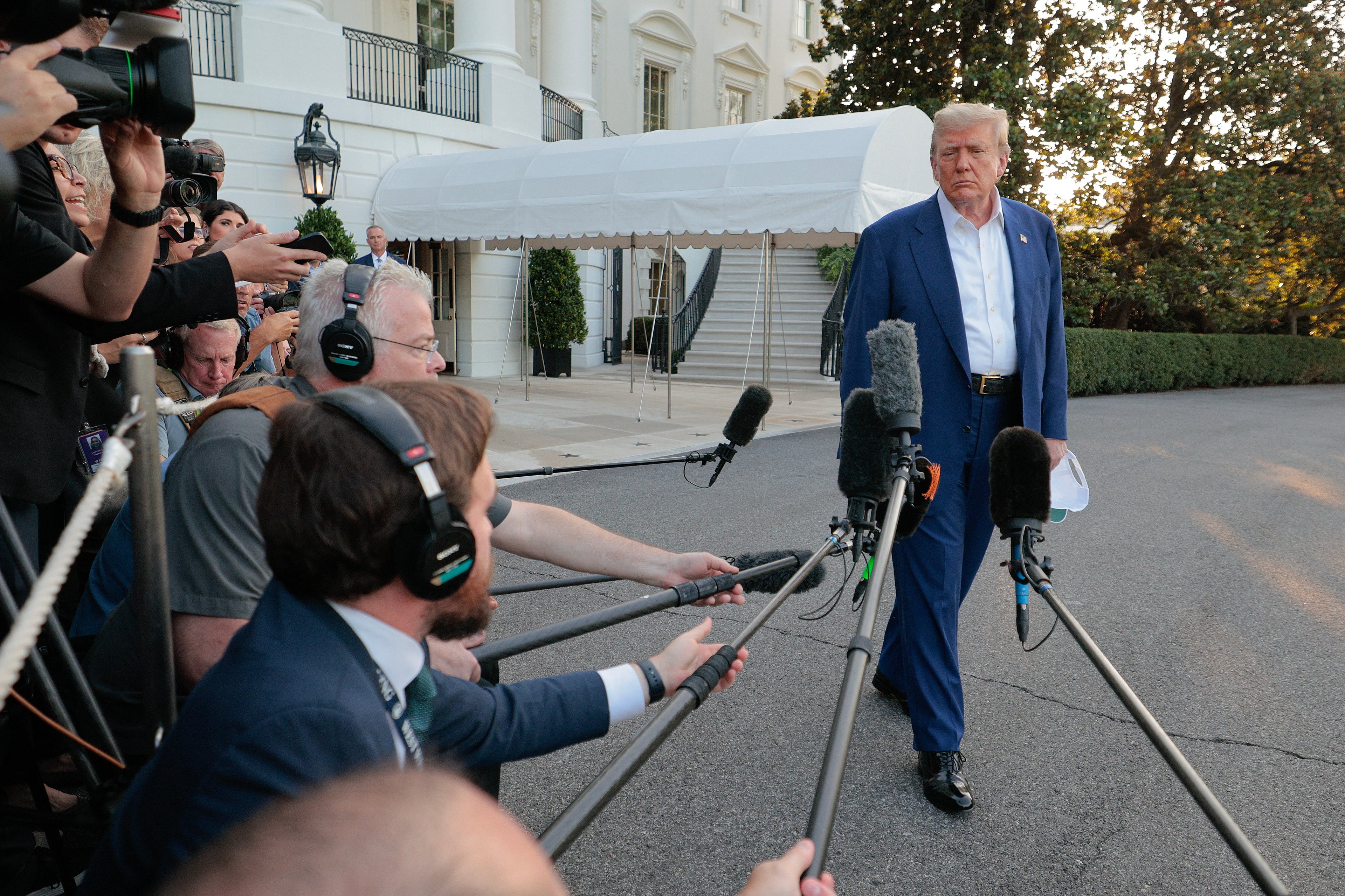 Trump goes ballistic as truce flounders