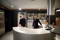 Curved kitchens arrive: Moda Interni & Pedini at the helm