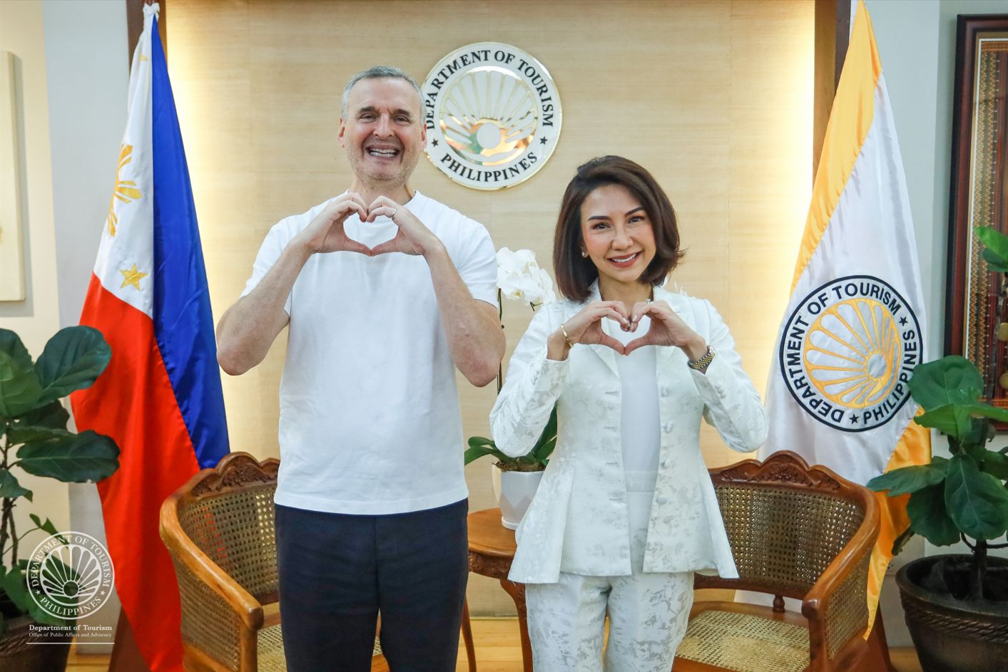 Phl flavors sizzle in Netflix’s 'Somebody Feed Phil'