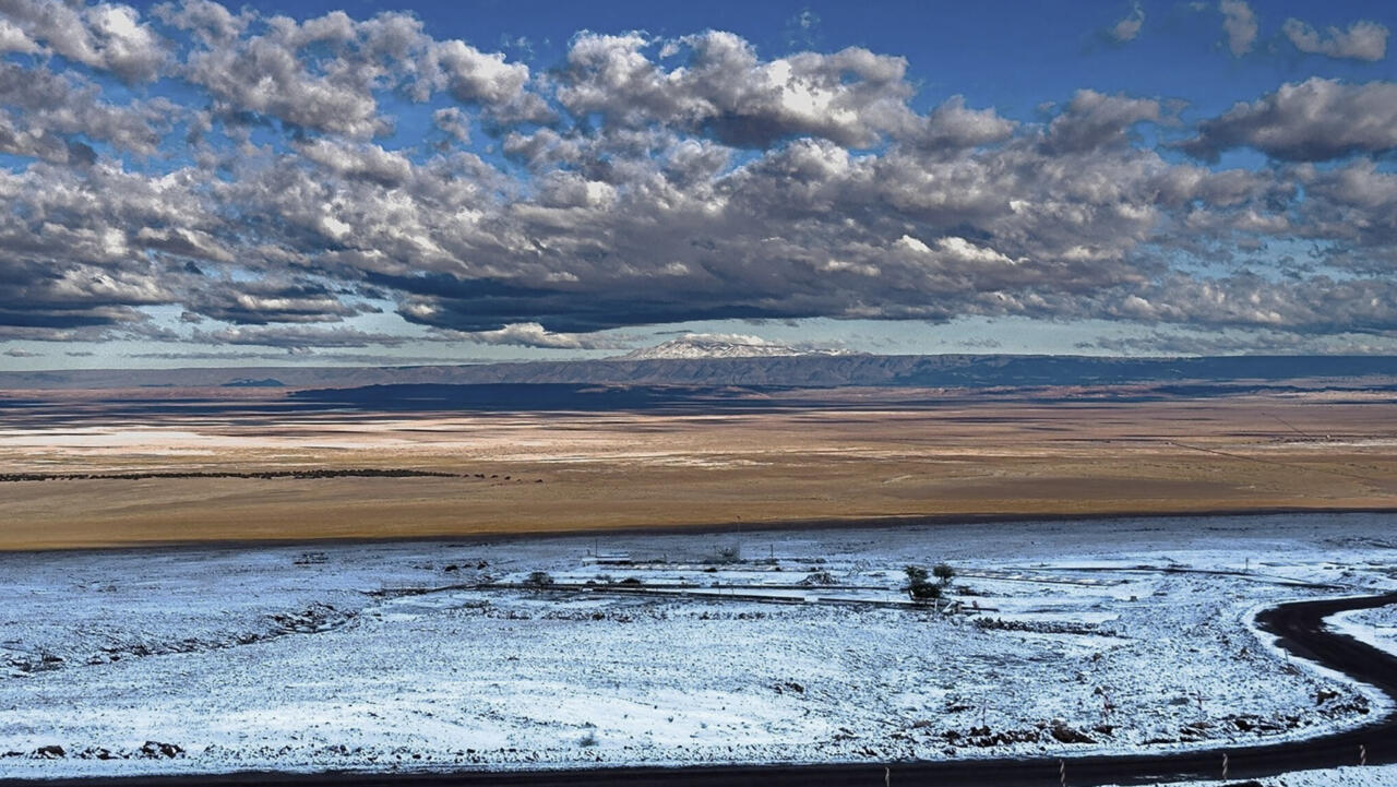 Snow cloaks world’s driest desert
