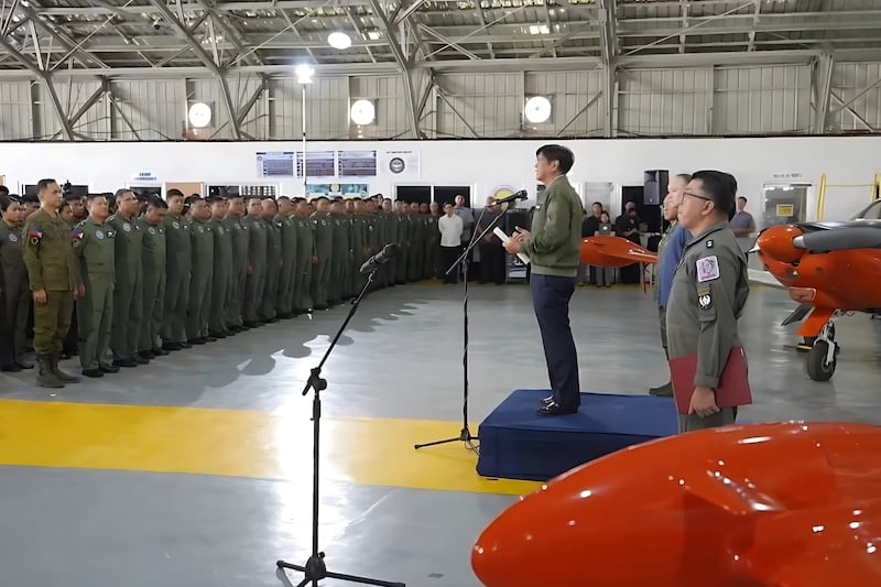 Marcos vows continuing support to PAF