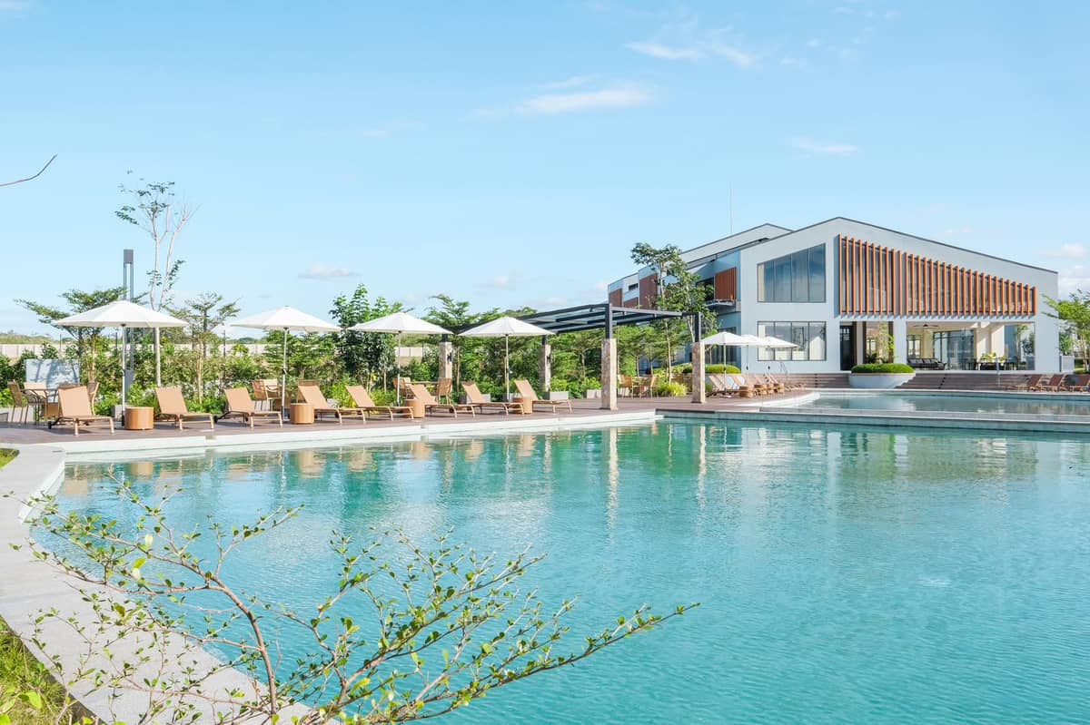 CLUBHOUSE and pool.