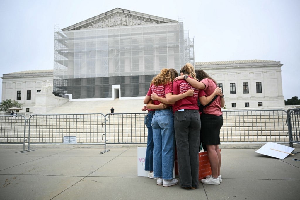 U.S. Supreme Court curbs power of individual judges to block Trump