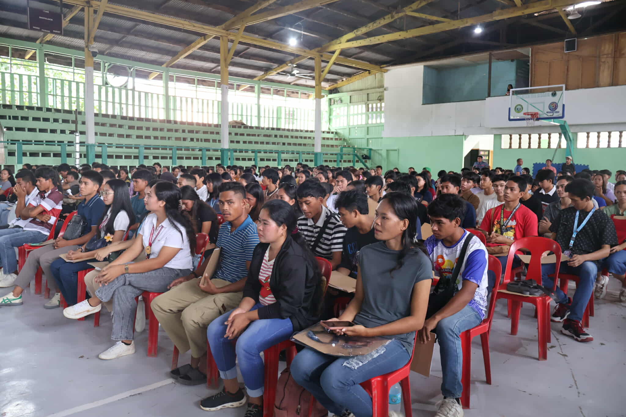 Kapalong youth begin work under DOLE program