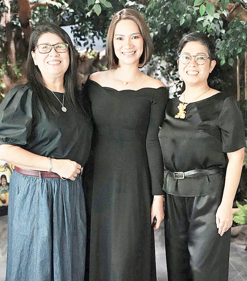 Mutya ng Palawan Committee’s Ma. Elizabeth Sabando, Frieda Mondragon and May Lacao.