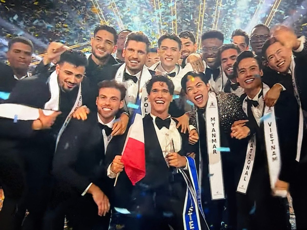 SWANN together with his court as 2025 Mister Supranational