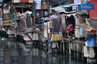 Hunger among Filipino families inches up to 20% in April — SWS