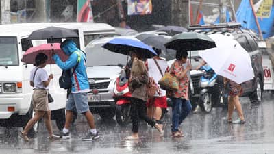 ‘Luis’ stirs rough seas, drenches Luzon