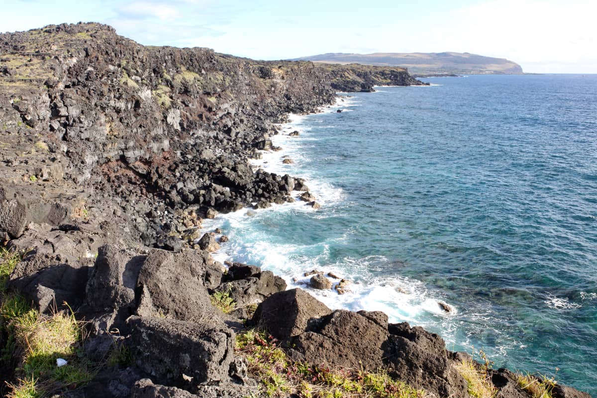The rugged western coastline of Dos Ventanas.