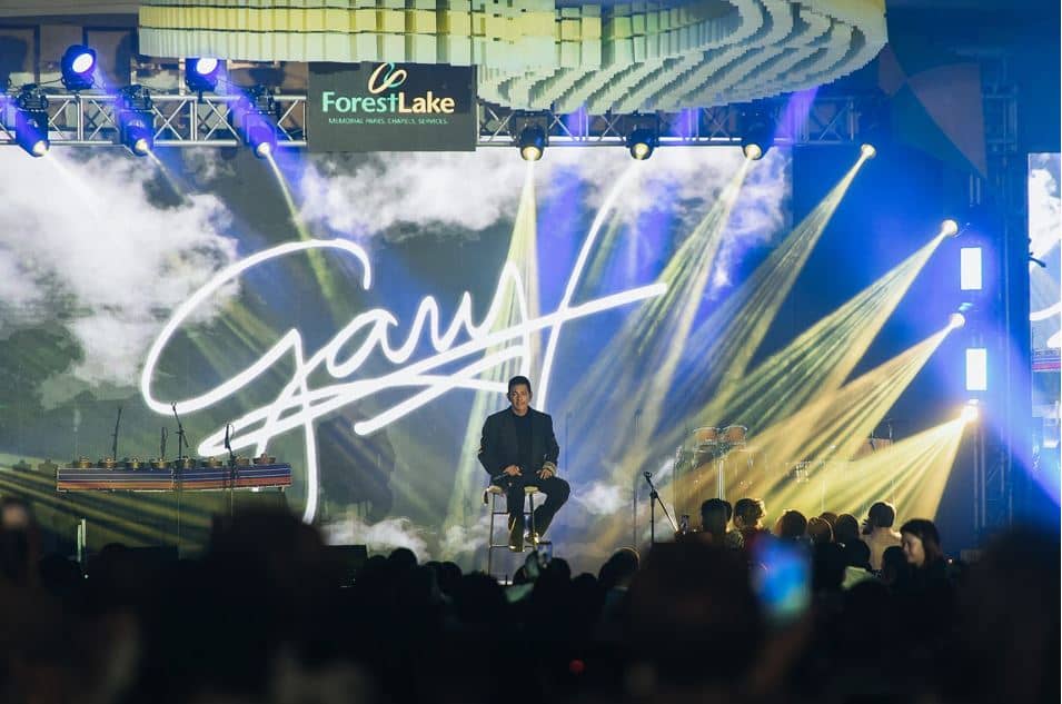 GARY V brings the night to a powerful close with an lectrifying peformance, capping off Forest Lake 11th National Sales Convention.