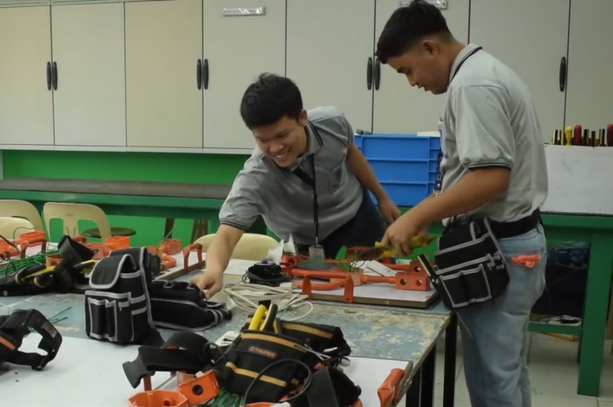 Lao Foundation scholars share struggles, success
