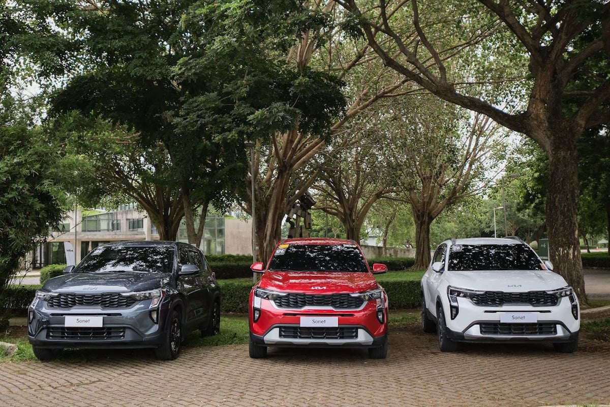 A DISPLAY of black, red, and white Kia Sonets at the Nuvali venue shows off the subcompact SUV’s bold personality.