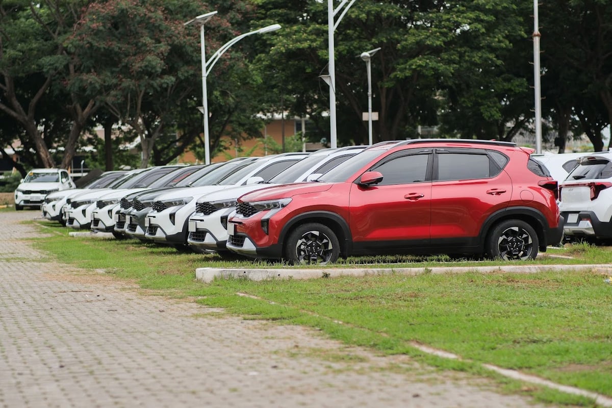 PARKED side by side, the Sonet lineup reflects the strong community that’s formed around Kia’s popular SUV.