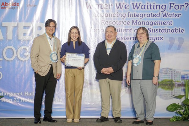 ABOITIZ INFRACAPITAL BATS FOR URGENT WATER INVESTMENTS IN WESTERN VISAYAS. (From left) Iloilo Business Club (IBC) President Emil S. Diez, AIC President & CEO Cosette V. Canilao, DEPDev Region VI Director Engr. Arecio A. Casing, Jr., and IBC Vice President Ma. Luisa C. Segovia at the Water Dialogue in Iloilo City last June 19, 2025. In her speech, Canilao sounded off on the private sector’s call for collaboration and action to collectively and constructively address the region’s water woes.