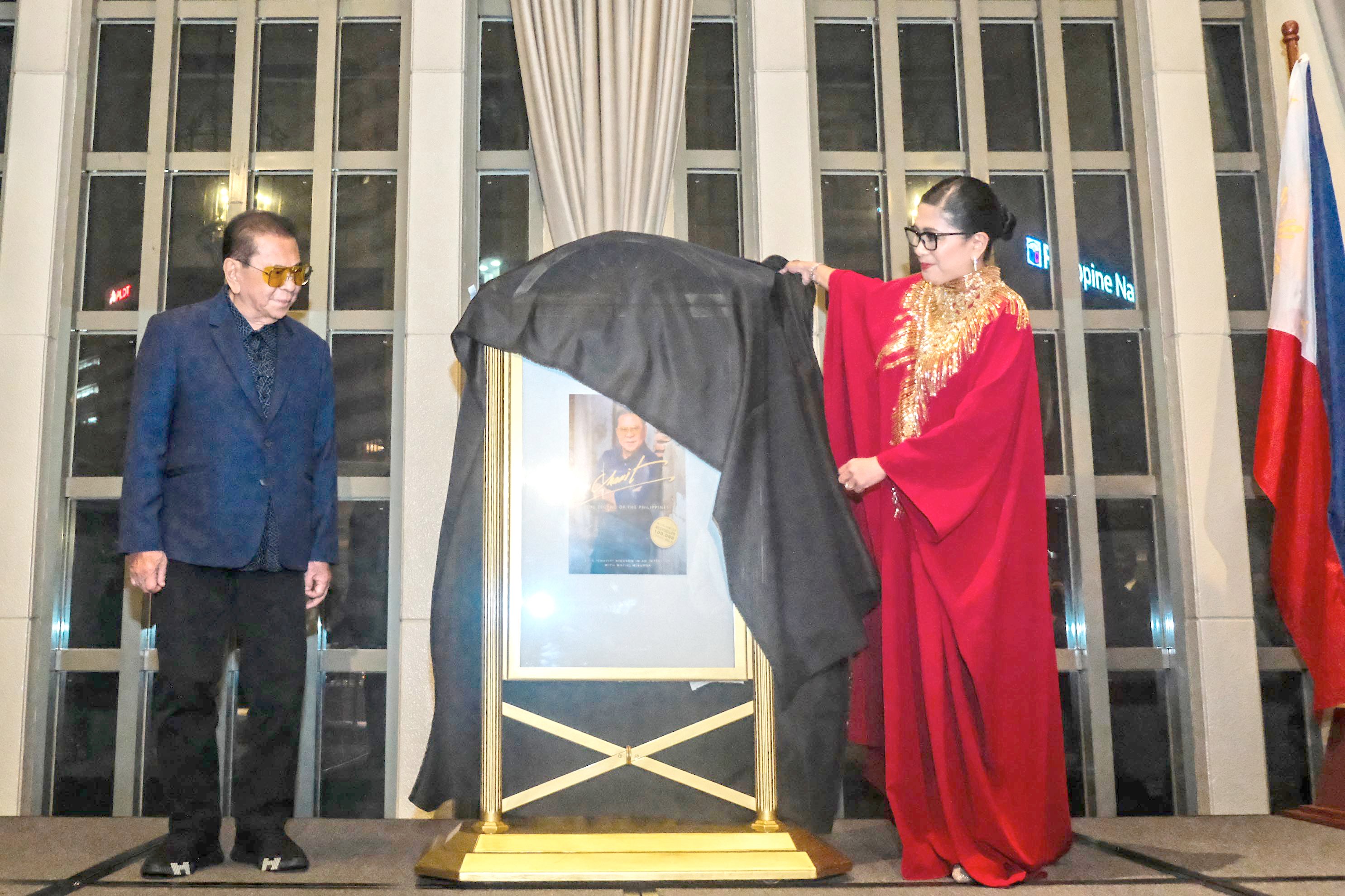 PUBLISHER Riza Hansen and Chavit Singson.
