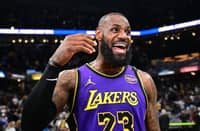 LeBron James takes talents to Philadelphia, joins 76ers