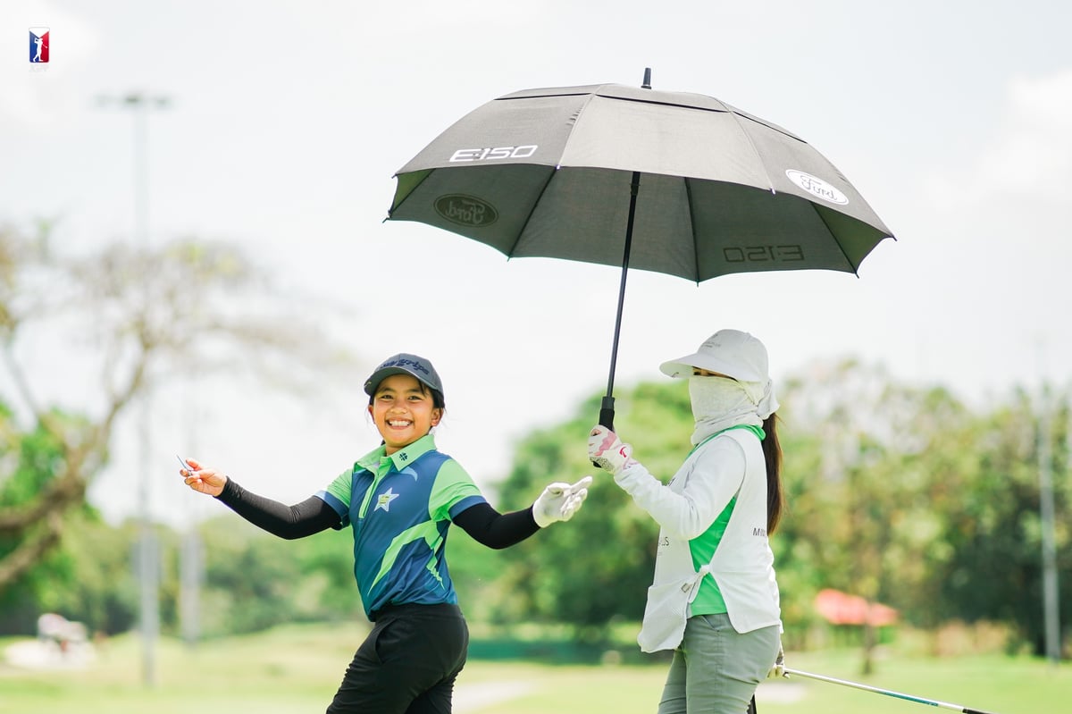 Venus delos Santos lights up the course with her smile.
