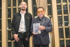 CHAVIT: LEGEND
OF THE PHILIPPINES - A political
giant looks back — and moves
forward