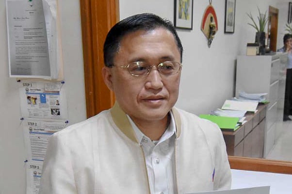 Senator Christopher “Bong” Go filed ten of his priority bills at the Senate of the Philippines in Pasay City on 1 July 2025. His legislative agenda includes proposals to expand the Tertiary Education Subsidy, implement a PhilHealth ID Health Card system, regionalize the National Academy of Sports, and introduce a New Medical Technology Law.
Other measures include the creation of the Department of Disaster Resilience, assistance for indigent jobseekers, an across-the-board wage hike, the establishment of Mental Health Offices in state universities and colleges (SUCs), the Rural Employment Assistance or TUPAD Bill, and the Magna Carta for Barangays.
Go also stressed that the proposed ₱50 wage increase is not enough for Filipino workers.