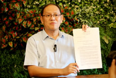 Ex-Marikina mayor takes oath as solon